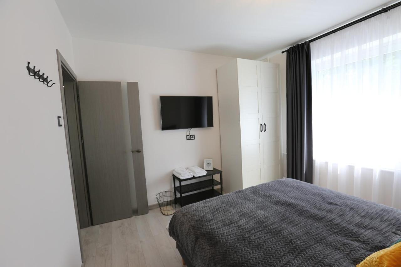 Comfy 2 Room Apartment - Free Parking - 350Mbps Wifi - Netflix 카우나스 외부 사진