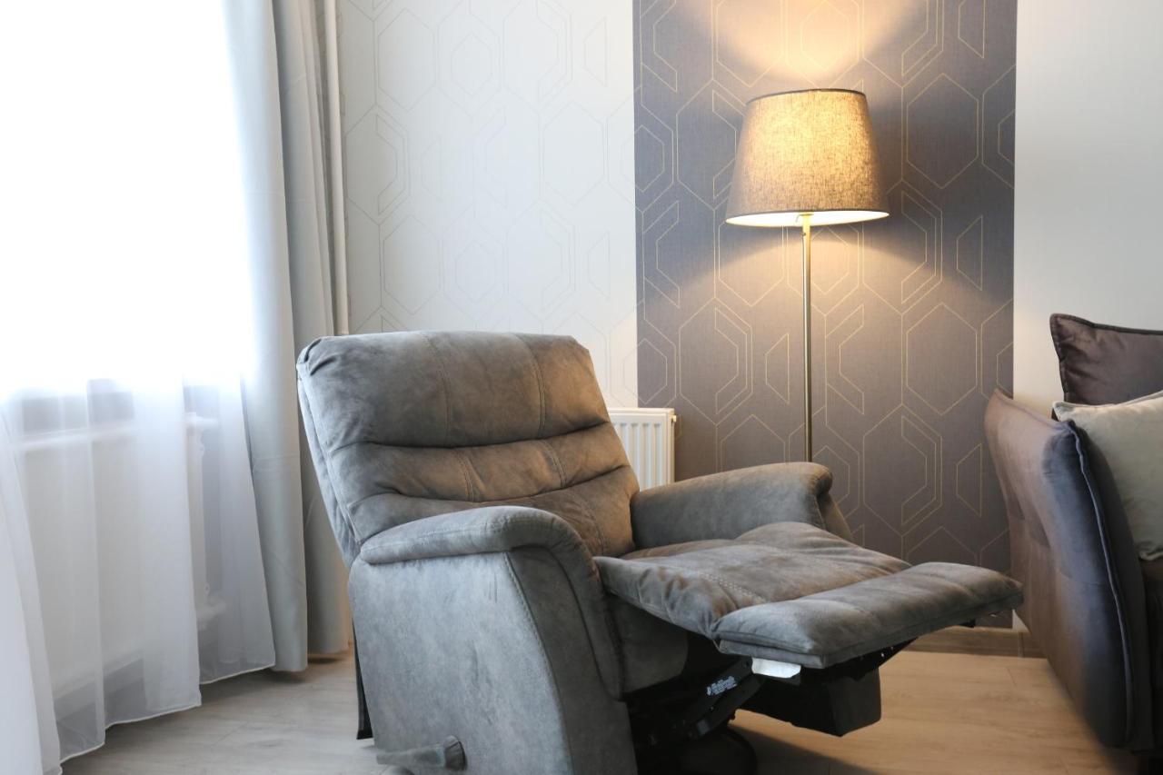 Comfy 2 Room Apartment - Free Parking - 350Mbps Wifi - Netflix 카우나스 외부 사진