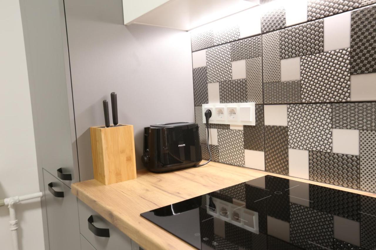 Comfy 2 Room Apartment - Free Parking - 350Mbps Wifi - Netflix 카우나스 외부 사진